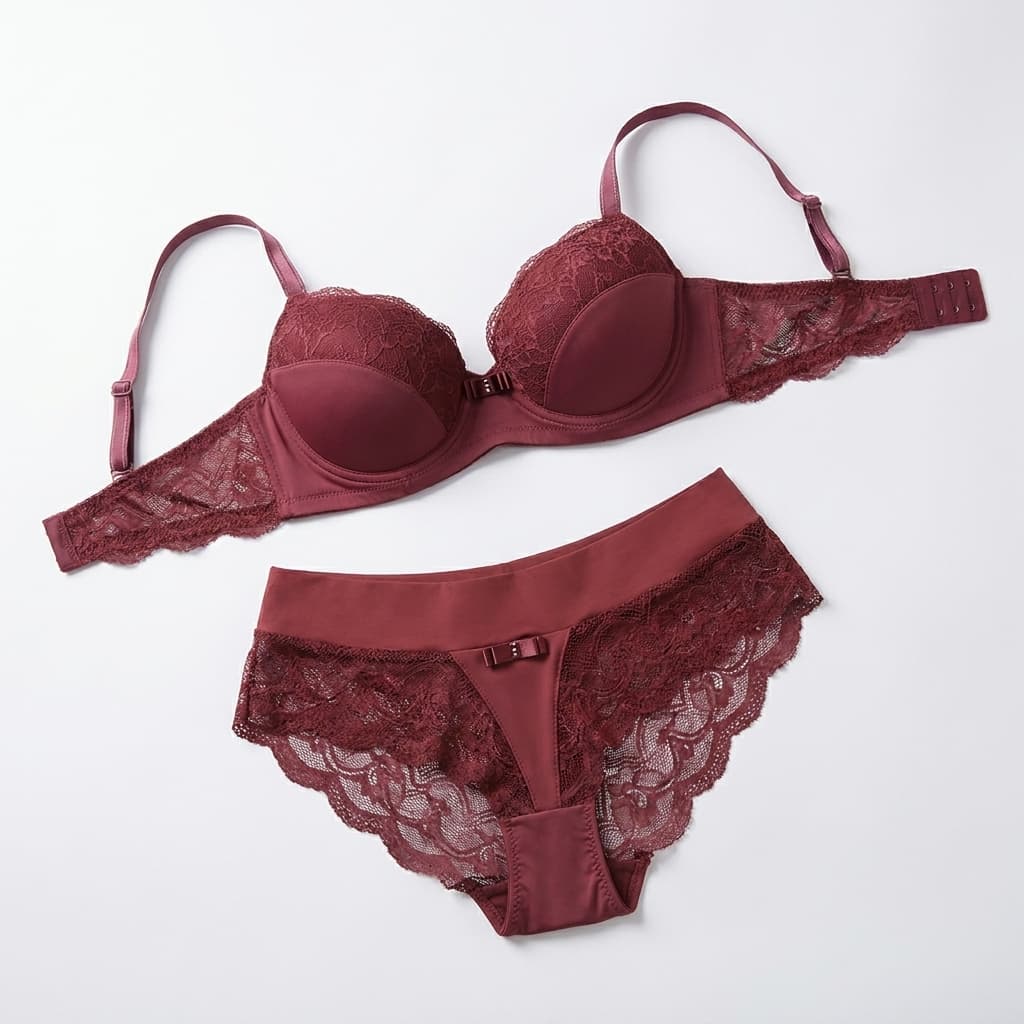 Conjunto Lingerie Plus Size Sutiã e Calcinha com Renda alternate image